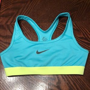 Sports bra